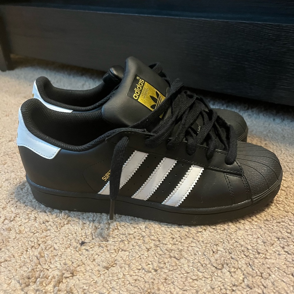 black & white superstar adidas